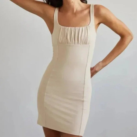 Aritzia Orbit Ruched Square Neckline  Stretch Mini Dress Cream Size Large - Picture 1 of 6